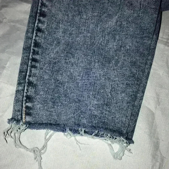 🛍 4/$25 No Boundaries ripped Jeans - Picture 8 of 10
